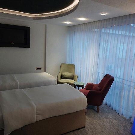 Hotel Ideal Podgorica Bagian luar foto