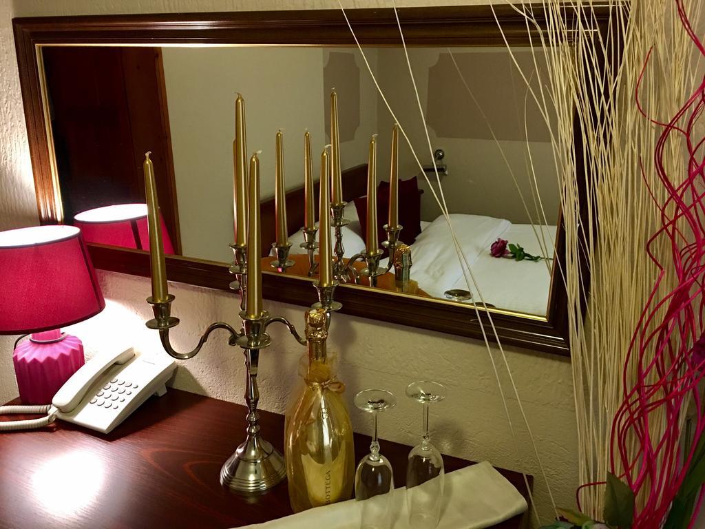 Hotel Ideal Podgorica Bagian luar foto