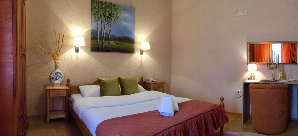 Hotel Ideal Podgorica Bagian luar foto