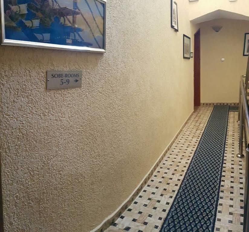 Hotel Ideal Podgorica Bagian luar foto