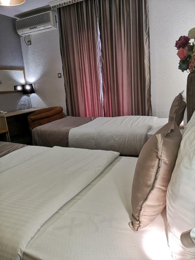 Hotel Ideal Podgorica Bagian luar foto