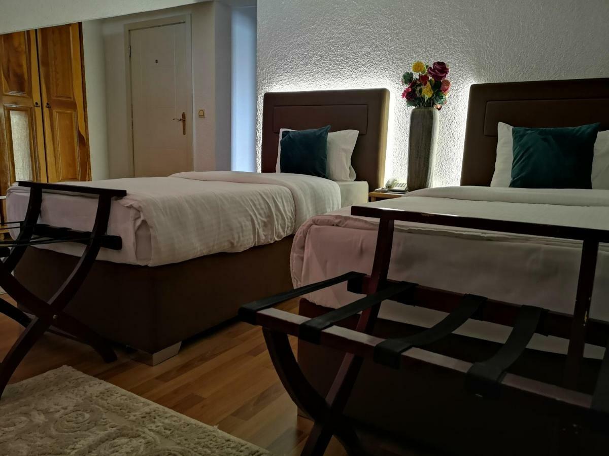 Hotel Ideal Podgorica Bagian luar foto
