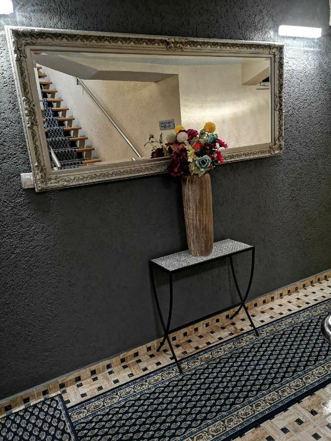 Hotel Ideal Podgorica Bagian luar foto