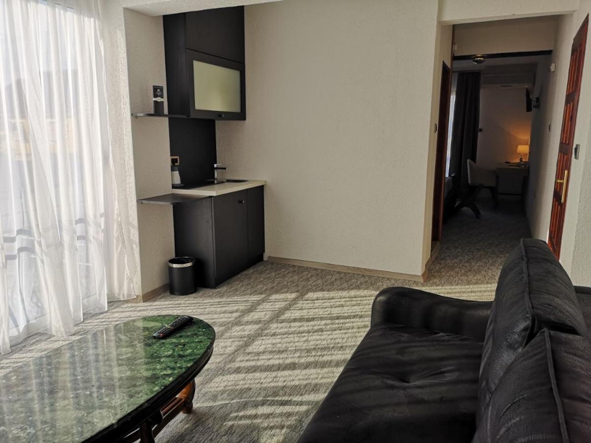 Hotel Ideal Podgorica Bagian luar foto