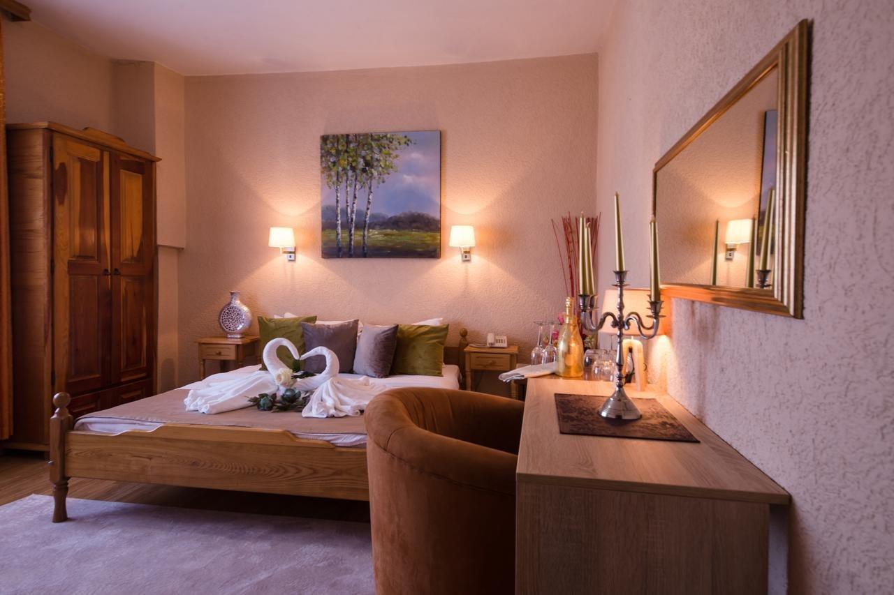 Hotel Ideal Podgorica Bagian luar foto