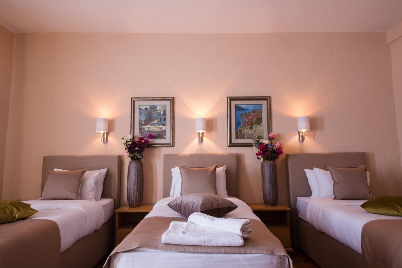 Hotel Ideal Podgorica Bagian luar foto